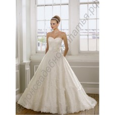 Классическое свадебное платье с кружевом